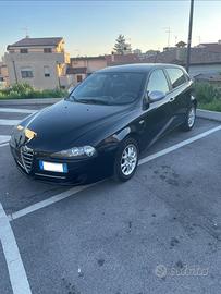 Alfa Romeo 147 moving