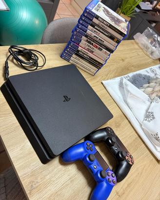 PS4 Slim + 2 controller e 15 giochi