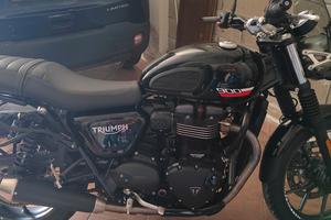 triumph 900