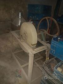 mola affilatrice  grande ad acqua