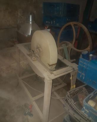 mola affilatrice  grande ad acqua