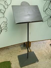 Leggio in ferro da pavimento