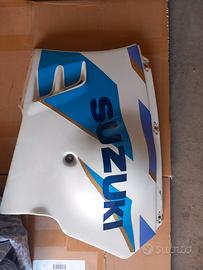 Suzuki gsxr 1100 pezzi carena