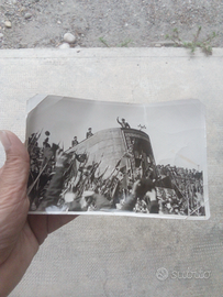 Fotografia di Vittorio Emanuele III che parla