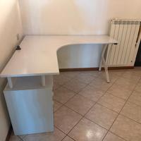 Scrivania ad angolo bianca - Ho urgenza di vendere