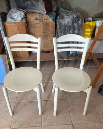 Coppia di sedie in legno bianche panna