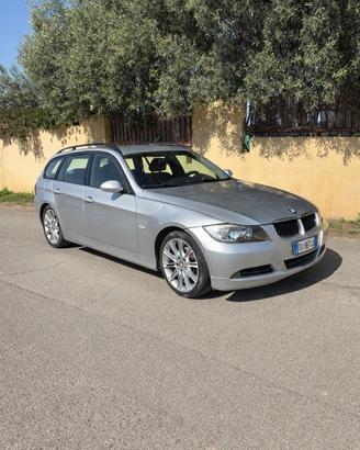 🔥 BMW 320d Touring – Automatico – Full Optional 🔥