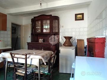 CASA SEMINDIPENDENTE A ARCINAZZO ROMANO