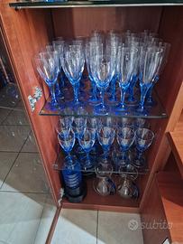 bicchieri, insalatiera, caraffe, ciotole, piattini