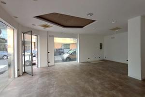 Due locali commerciali in zona centro