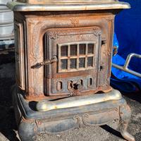 stufa in ghisa vintage 