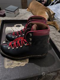 scarpe da montagna in cuoio TEK anni 60