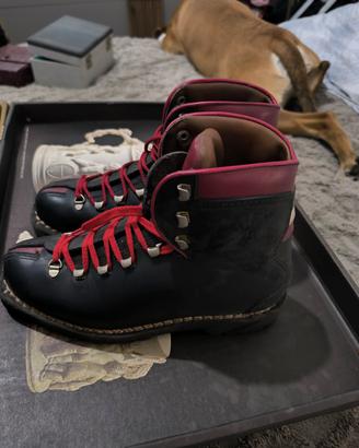 scarpe da montagna in cuoio TEK anni 60