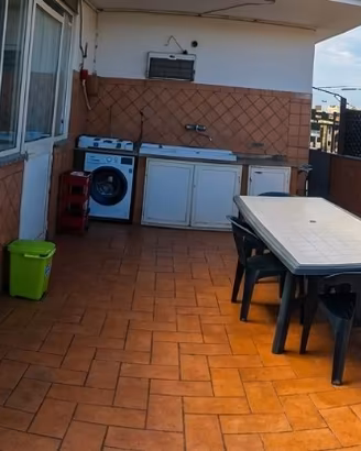 Luminoso Ultimo Piano con Terrazzo e Portineria -