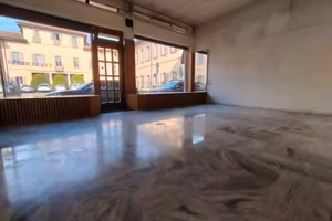 Negozio in centro a Biassono