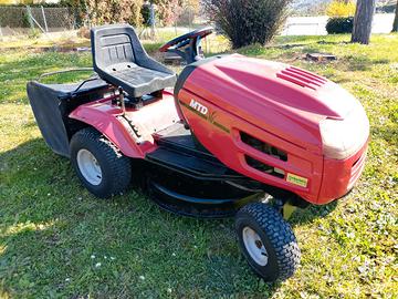 trattorino tagliaerba MTD