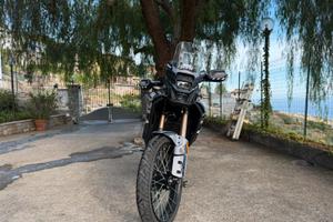 CFMOTO 450MT 2025 - 5000km - Accessoriata