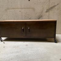 Porta-TV stile industriale