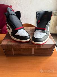 Air Jordan 1 Retro High OG Black/Varsity Red