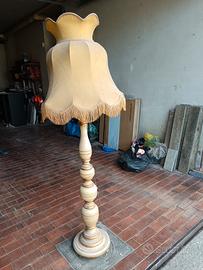 Lampada vintage con piantana 