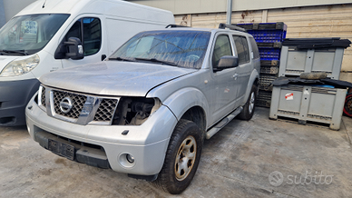 Nissan Pathfinder 2.5cc diesel anno 2005 x ricambi