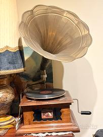 Grammofono d'epoca "His Master's Voice