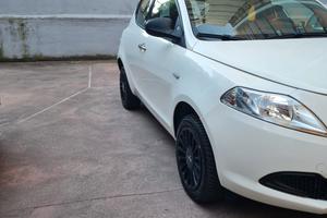 lancia y 80cav   12/2013