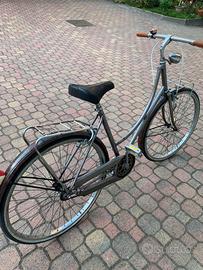 Bicicletta sverniciata misura 26 manubrio sportivo