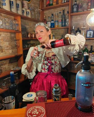 Ragazza sprintosa e dinamica per eventi/catering