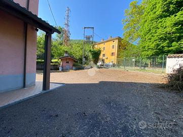 4 LOCALI A FORNOVO DI TARO