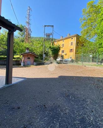 4 LOCALI A FORNOVO DI TARO