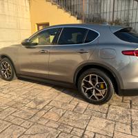 Alfa Romeo Stelvio 2.2 t B-Tech Q4 210cv auto