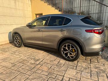 Alfa Romeo Stelvio 2.2 t B-Tech Q4 210cv auto