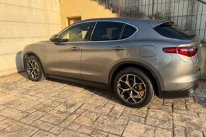 Alfa Romeo Stelvio 2.2 t B-Tech Q4 210cv auto