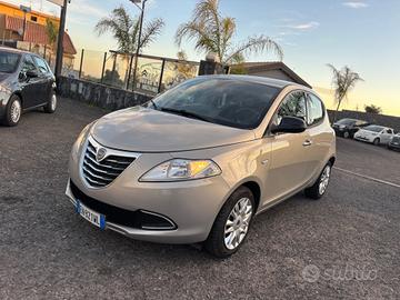 Lancia Ypsilon 1.2 69 CV 5 porte Silver