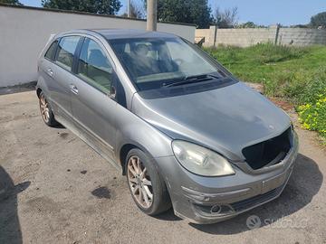 MERCEDES CLASSE B W245 B 200 CDI 140CV -Ricambi