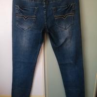 Un paio di Jeans blu scuri Taglia 44 larghi 5€