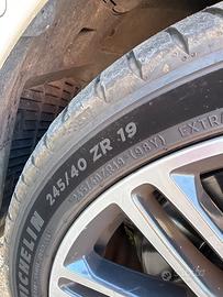 Gomme 245/40/19