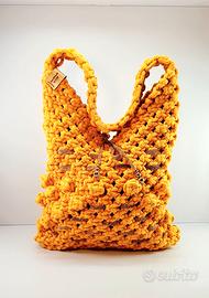 Borsa in macramè arancione fatta a mano