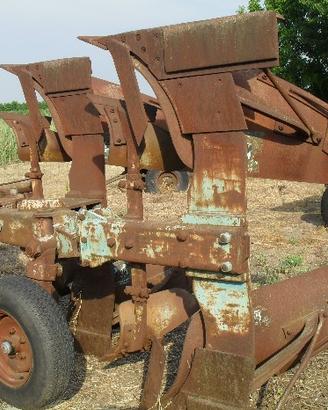 Aratro bivomere voltaorecchio f/s