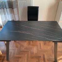 Tavolo allungabile in Vetroceramica e acciaio