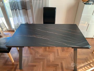 Tavolo allungabile in Vetroceramica e acciaio