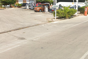 Distributore di carburante sul lungomare mattei