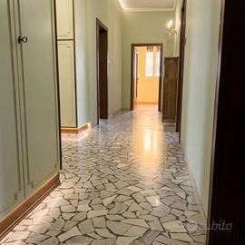 Appartamento di 150 m² con 5 locali a Bologna