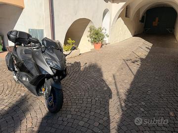 TMAX come nuovo 994 km