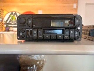 Kit originale Jeep Chrysler Autoradio + Caricatore