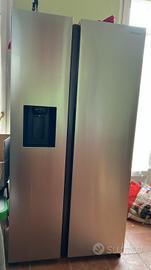 Frigorifero Side by S. Serie
8000 635L RS68A854CSL