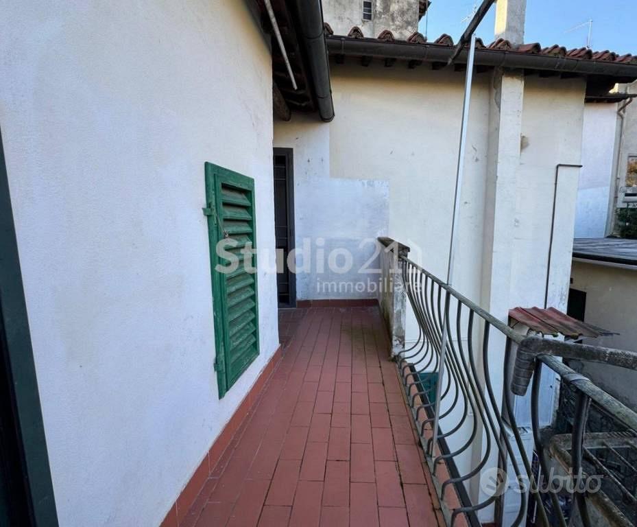Appartamento di 125 m² con 5 locali a Figline e In - Altro