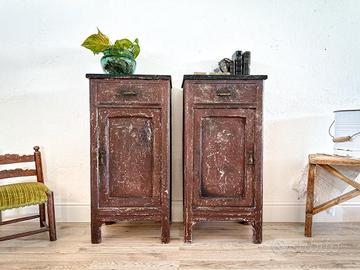 coppia comodini in patina antica