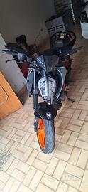 KTM Duke 390 - 2023 + Tutti i pezzi originali